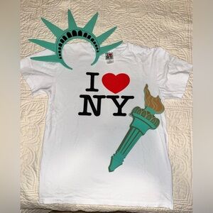 I (Heart) New York shirt with accessories